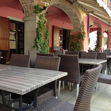 Ristorante La Rocca Gæstehus 2*
